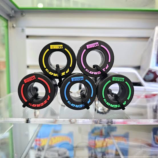 Llaveros de neumático Pirelli