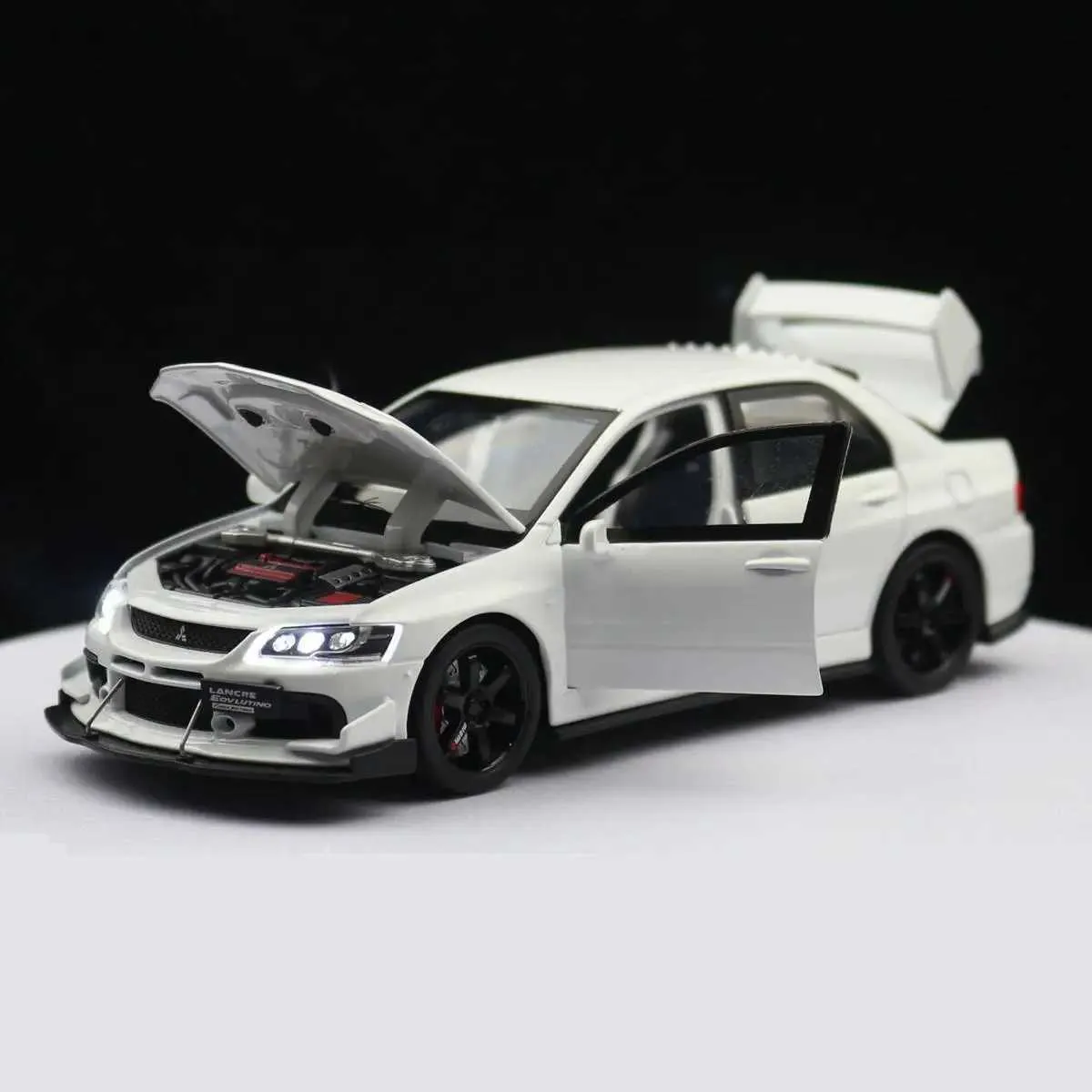 Mitsubishi Lancer Evolution a escala